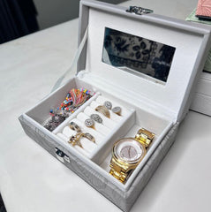 Single Layer Leather Jewelry Organizer