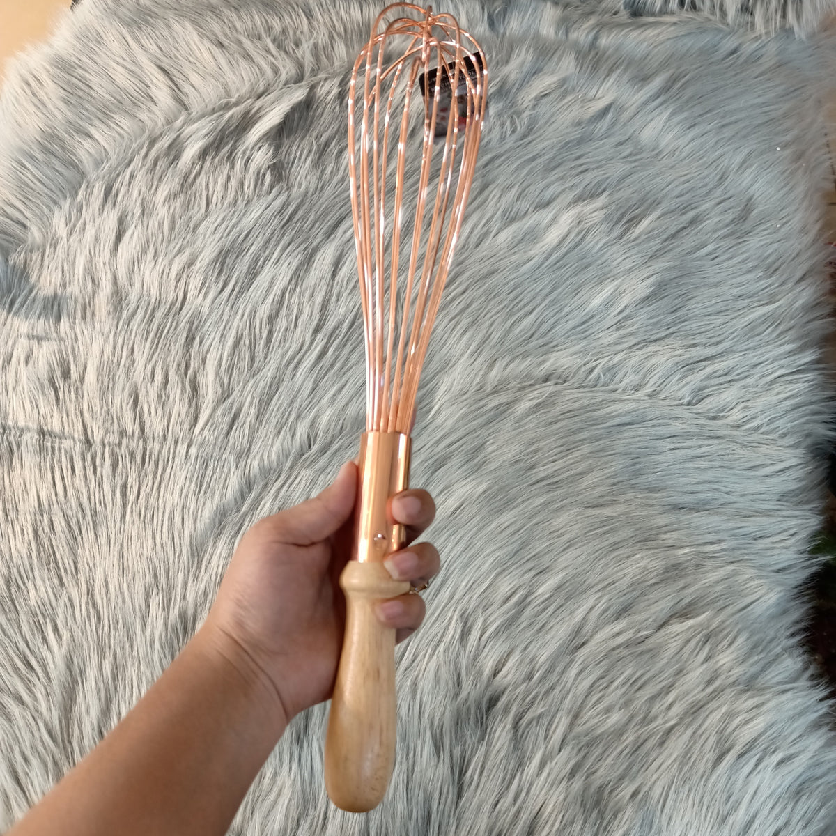 Golden Egg Whisker (Large)