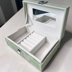 Single Layer Leather Jewelry Organizer