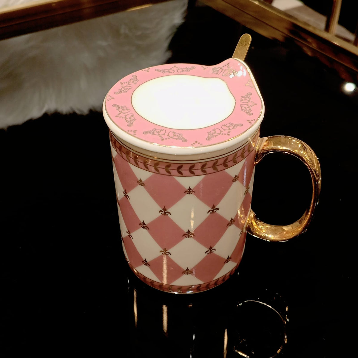 Golden Handle Mug -Pink