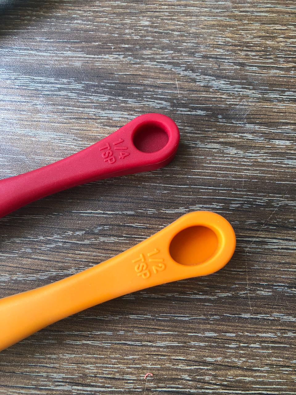 MADHUNGRY Silicon Double-Sided Measuring Spoon 14 & 12 TSP