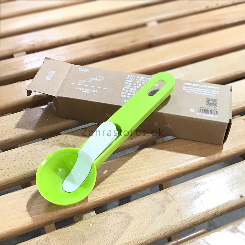 Plastic ice cream scoop